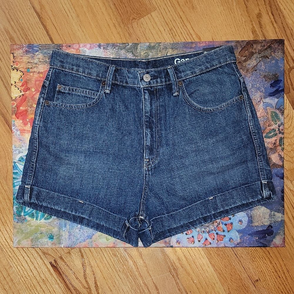 GAP Women's Original High Rise Cuffed Denim Jean Shorts - New - Size 31